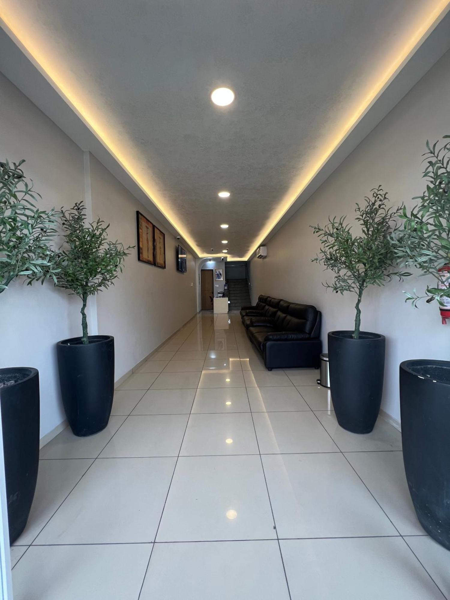Ixoras Hotel Victoire Kinszasa Zewnętrze zdjęcie