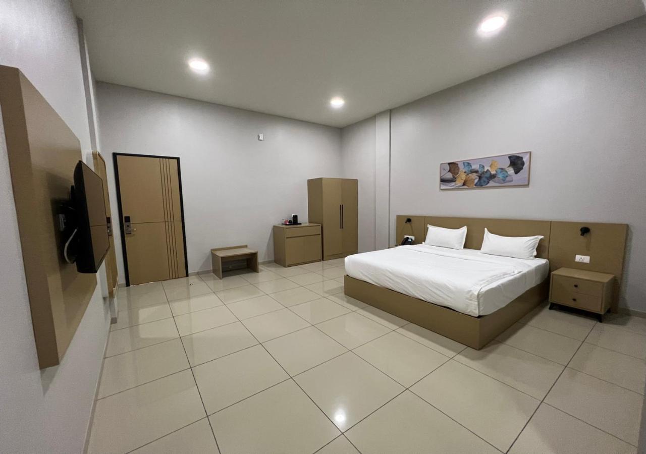 Ixoras Hotel Victoire Kinszasa Zewnętrze zdjęcie